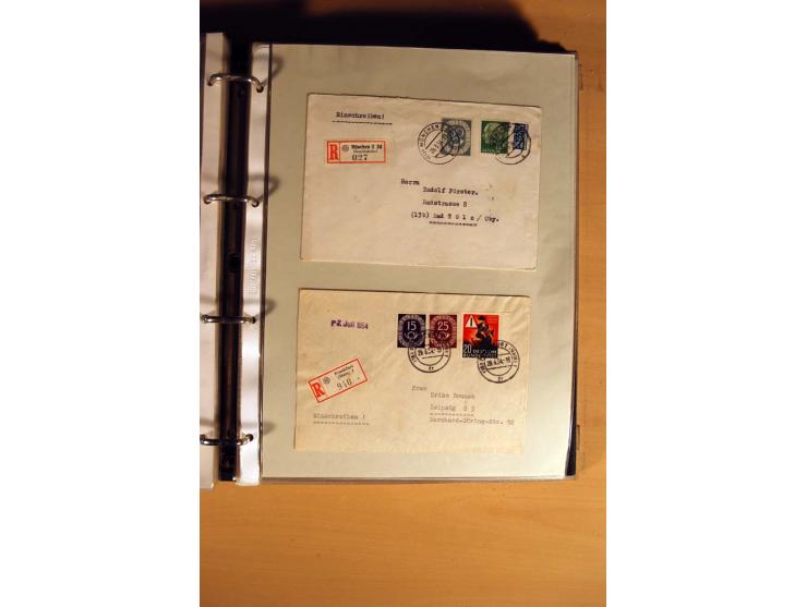 1951, POSTHORN, umfangreiche Sammlung mit einigen hundert Briefen, Karten und Paketkarten in 6 Ordnern inkl. 1 Band Ganzsache