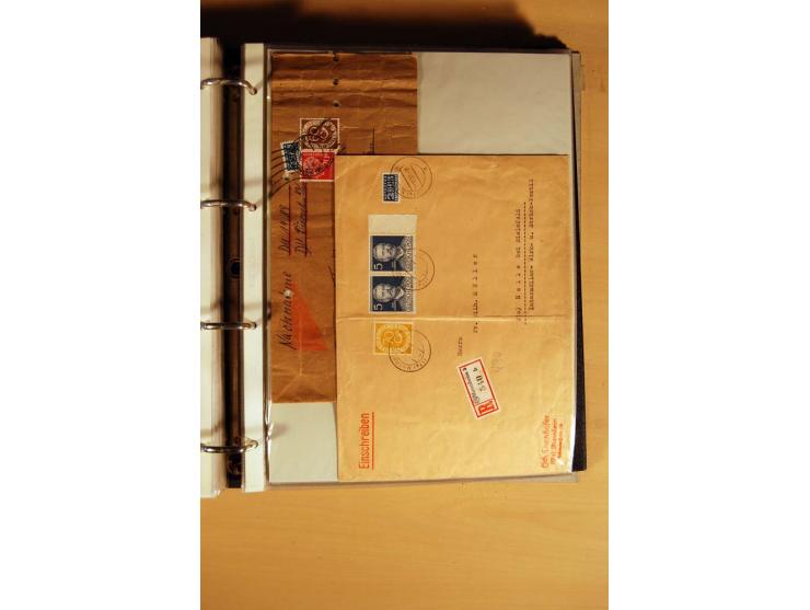 1951, POSTHORN, umfangreiche Sammlung mit einigen hundert Briefen, Karten und Paketkarten in 6 Ordnern inkl. 1 Band Ganzsache