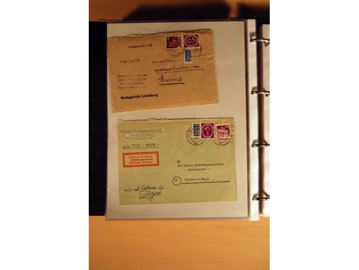 1951, POSTHORN, umfangreiche Sammlung mit einigen hundert Briefen, Karten und Paketkarten in 6 Ordnern inkl. 1 Band Ganzsache