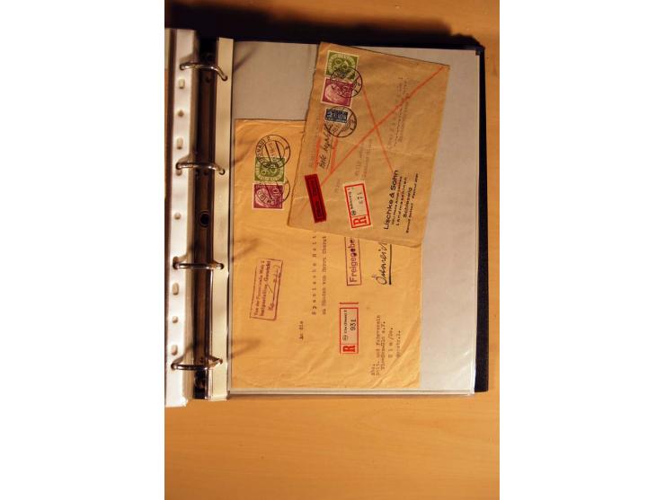 1951, POSTHORN, umfangreiche Sammlung mit einigen hundert Briefen, Karten und Paketkarten in 6 Ordnern inkl. 1 Band Ganzsache