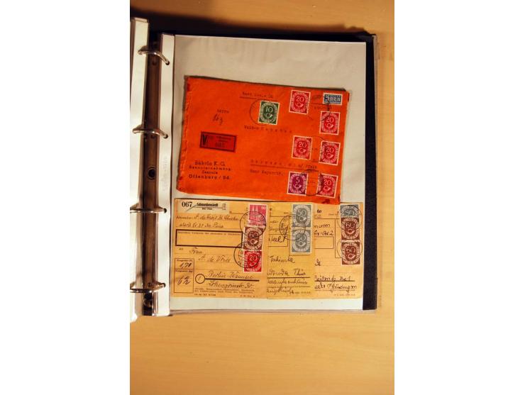 1951, POSTHORN, umfangreiche Sammlung mit einigen hundert Briefen, Karten und Paketkarten in 6 Ordnern inkl. 1 Band Ganzsache
