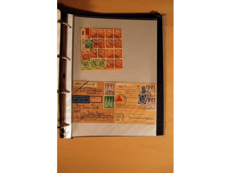 1951, POSTHORN, umfangreiche Sammlung mit einigen hundert Briefen, Karten und Paketkarten in 6 Ordnern inkl. 1 Band Ganzsache