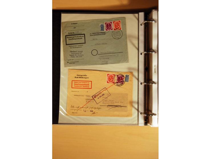 1951, POSTHORN, umfangreiche Sammlung mit einigen hundert Briefen, Karten und Paketkarten in 6 Ordnern inkl. 1 Band Ganzsache