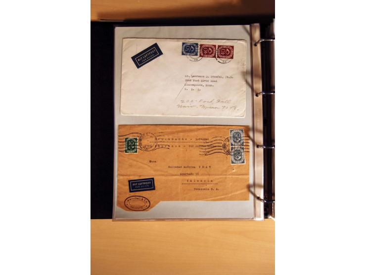 1951, POSTHORN, umfangreiche Sammlung mit einigen hundert Briefen, Karten und Paketkarten in 6 Ordnern inkl. 1 Band Ganzsache