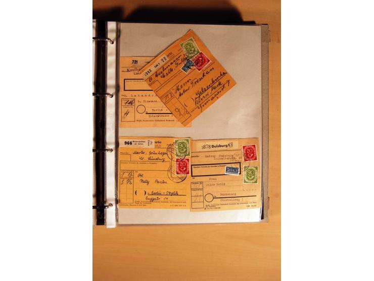 1951, POSTHORN, umfangreiche Sammlung mit einigen hundert Briefen, Karten und Paketkarten in 6 Ordnern inkl. 1 Band Ganzsache