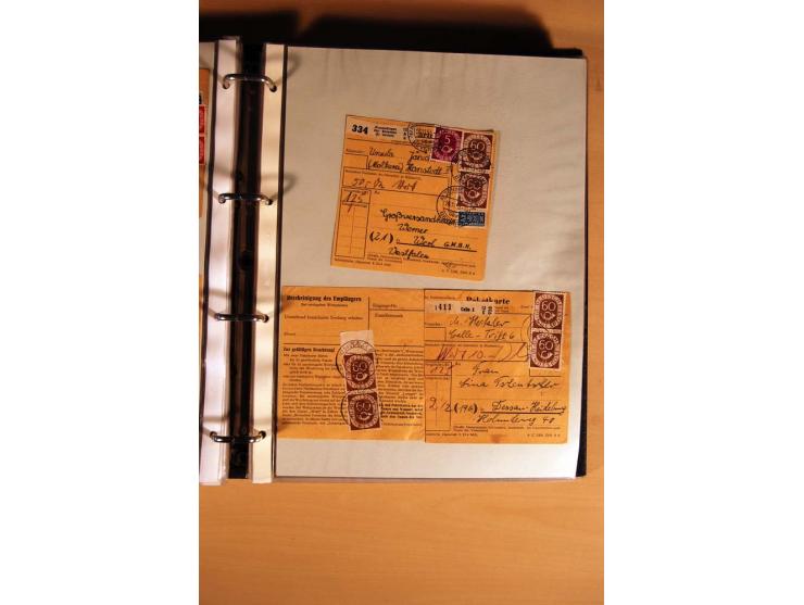 1951, POSTHORN, umfangreiche Sammlung mit einigen hundert Briefen, Karten und Paketkarten in 6 Ordnern inkl. 1 Band Ganzsache