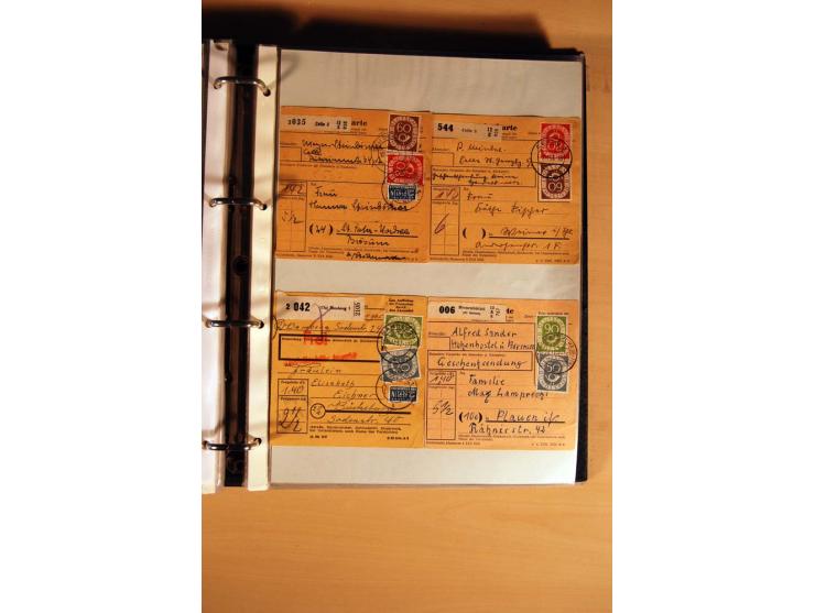 1951, POSTHORN, umfangreiche Sammlung mit einigen hundert Briefen, Karten und Paketkarten in 6 Ordnern inkl. 1 Band Ganzsache
