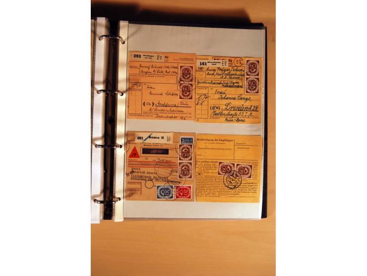 1951, POSTHORN, umfangreiche Sammlung mit einigen hundert Briefen, Karten und Paketkarten in 6 Ordnern inkl. 1 Band Ganzsache