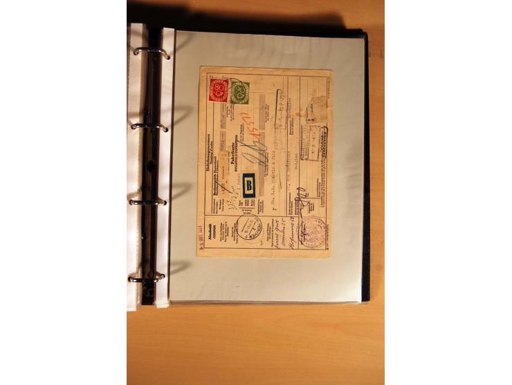 1951, POSTHORN, umfangreiche Sammlung mit einigen hundert Briefen, Karten und Paketkarten in 6 Ordnern inkl. 1 Band Ganzsache