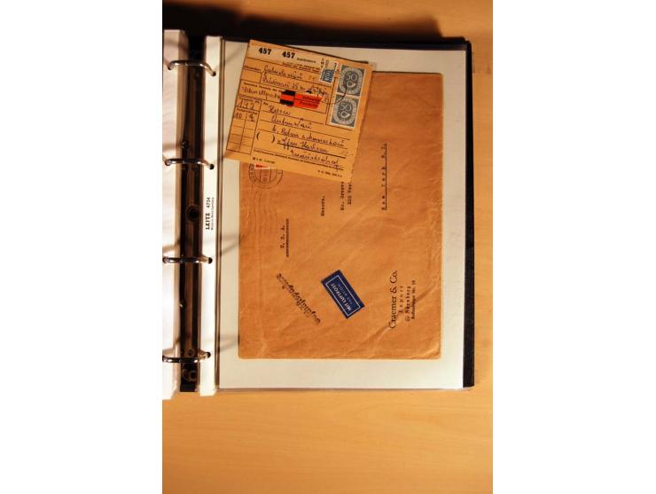 1951, POSTHORN, umfangreiche Sammlung mit einigen hundert Briefen, Karten und Paketkarten in 6 Ordnern inkl. 1 Band Ganzsache