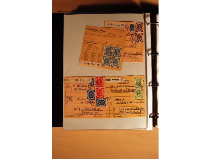 1951, POSTHORN, umfangreiche Sammlung mit einigen hundert Briefen, Karten und Paketkarten in 6 Ordnern inkl. 1 Band Ganzsache