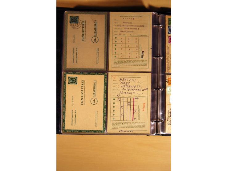 1951, POSTHORN, umfangreiche Sammlung mit einigen hundert Briefen, Karten und Paketkarten in 6 Ordnern inkl. 1 Band Ganzsache