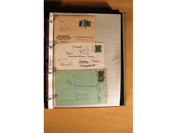 1951, POSTHORN, umfangreiche Sammlung mit einigen hundert Briefen, Karten und Paketkarten in 6 Ordnern inkl. 1 Band Ganzsache