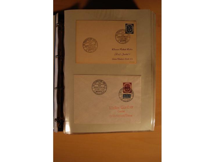 1951, POSTHORN, umfangreiche Sammlung mit einigen hundert Briefen, Karten und Paketkarten in 6 Ordnern inkl. 1 Band Ganzsache