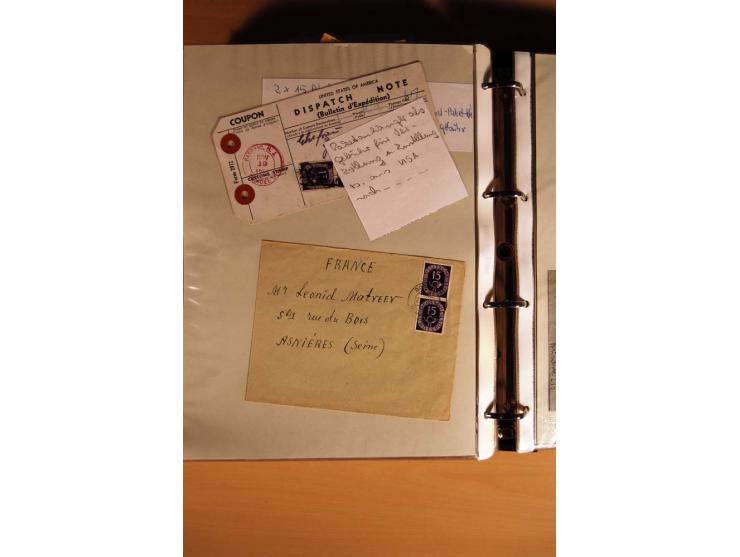 1951, POSTHORN, umfangreiche Sammlung mit einigen hundert Briefen, Karten und Paketkarten in 6 Ordnern inkl. 1 Band Ganzsache