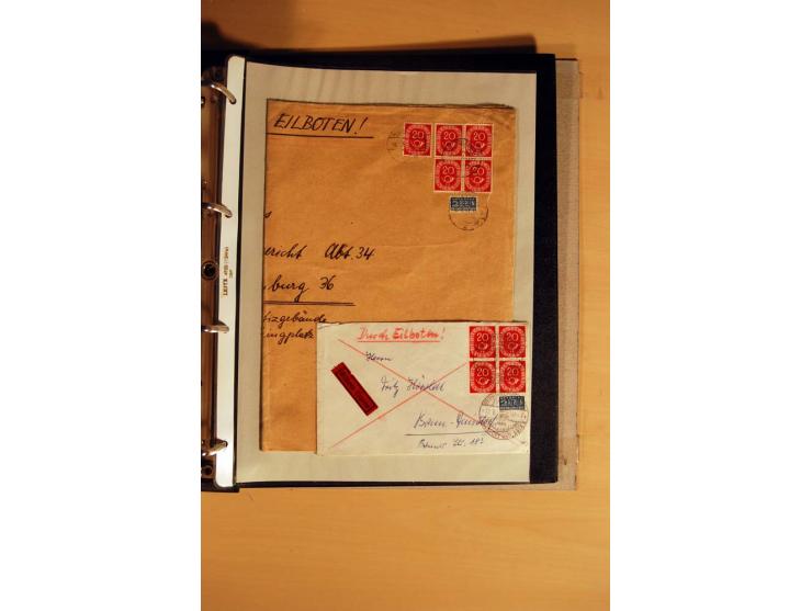1951, POSTHORN, umfangreiche Sammlung mit einigen hundert Briefen, Karten und Paketkarten in 6 Ordnern inkl. 1 Band Ganzsache