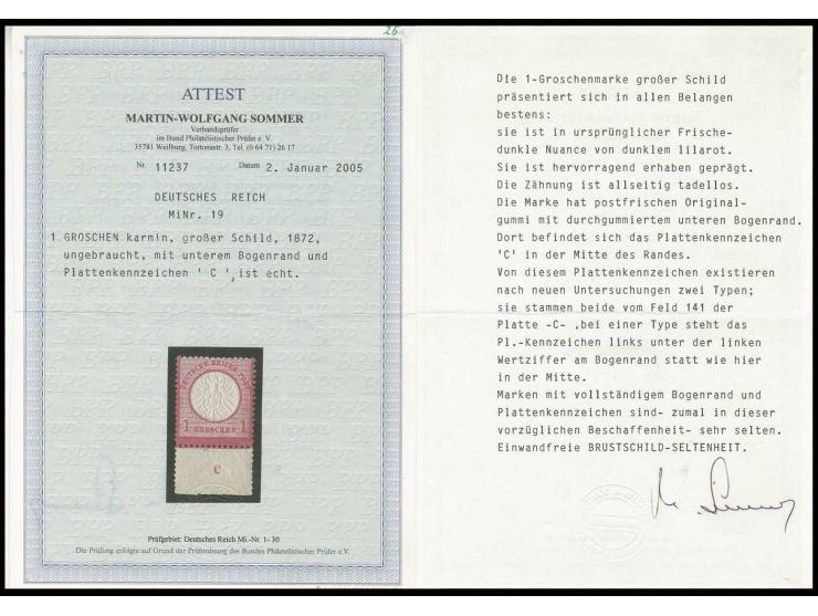 1 Gr. rotkarmin, postfrische Unterrandmarke mit Plattenkennzeichen "C", sehr gut geprägt und gezähnt, Marken mit vollständige