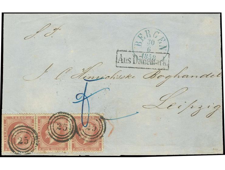 NORWEGEN: 1858, unkomplette Faltbriefhülle, frankiert mit waagerechtem 3er-Streifen Oskar 8 Skilling rot mit Nummernstempel "