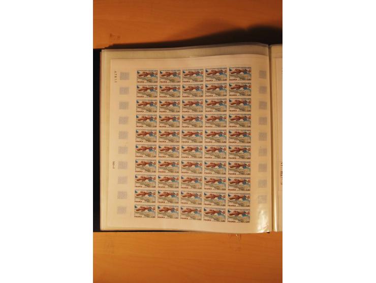 1978, 11 Ausgaben ex Mi.-Nr. 2063-2132U bzw. Yv.-Nr. 1991n.d.-2033a,  PO150-57, P.A.51a in Mengen von 50 bis 180 Stück, ungez