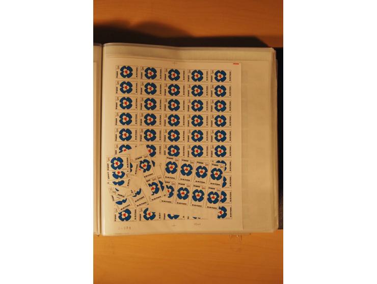 1978, 11 Ausgaben ex Mi.-Nr. 2063-2132U bzw. Yv.-Nr. 1991n.d.-2033a,  PO150-57, P.A.51a in Mengen von 50 bis 180 Stück, ungez