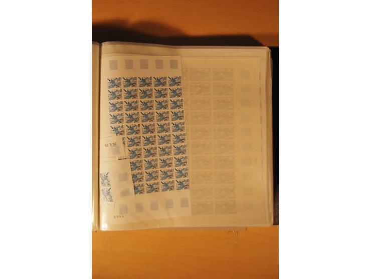 1978, 11 Ausgaben ex Mi.-Nr. 2063-2132U bzw. Yv.-Nr. 1991n.d.-2033a,  PO150-57, P.A.51a in Mengen von 50 bis 180 Stück, ungez