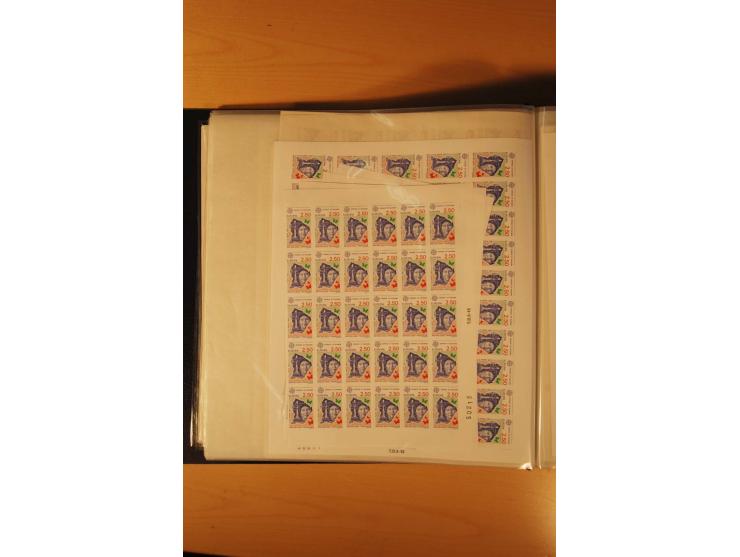 1991, 20 Ausgaben ex Mi.-Nr. 2818-70U bzw. Yv.-Nr. 2681n.d.-2735a in Mengen von 90 bis 250 Stück, ungezähnt, postfrisch, teil