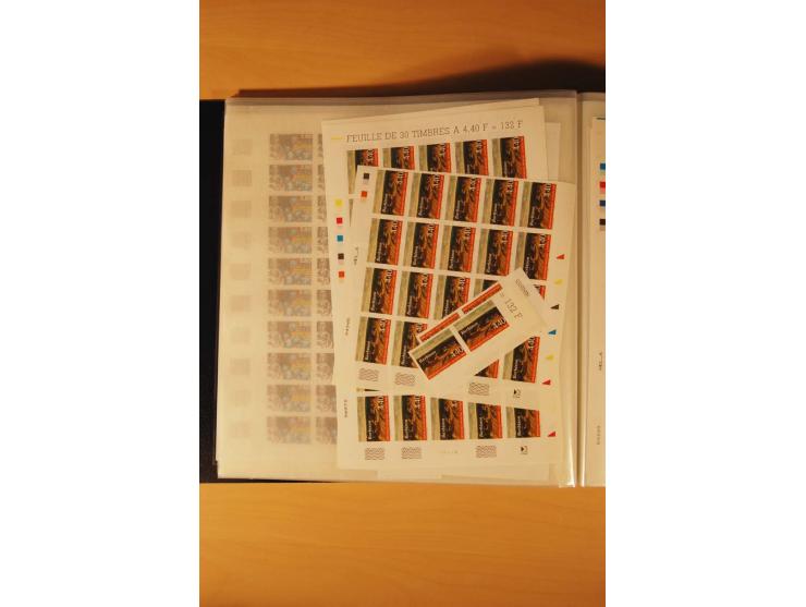 1995, 16 Ausgaben ex Mi.-Nr. Bl.15U-3124U bzw. Yv.-Nr. Bl.17a-2983a in Mengen von 12 bis 192 Stück, ungezähnt, postfrisch, te
