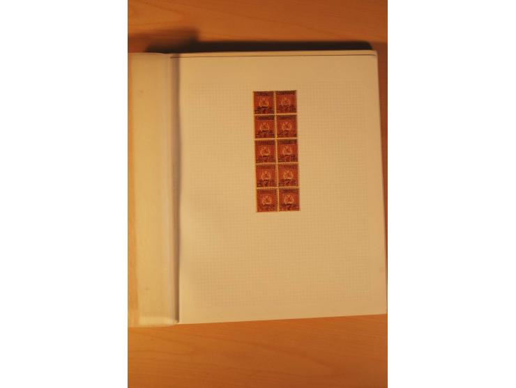 AUSGABE FÜR DAS KONSULAT IN KONSTANTINOPEL: 1921, postfrische, ungebrauchte und gestempelte Sammlung, dabei Probedrucke, Einh