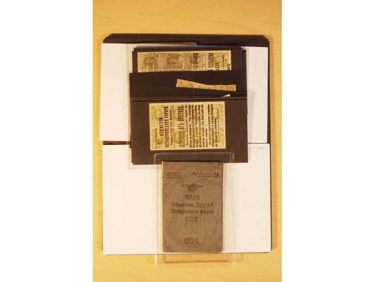 FLUGPOSTVIGNETTEN: 1925/33 (ca.), enorm umfangreiche Sammlung von ca. 400 Flugpost-Vignetten, über 20 Luftpostlotterie-Losen,