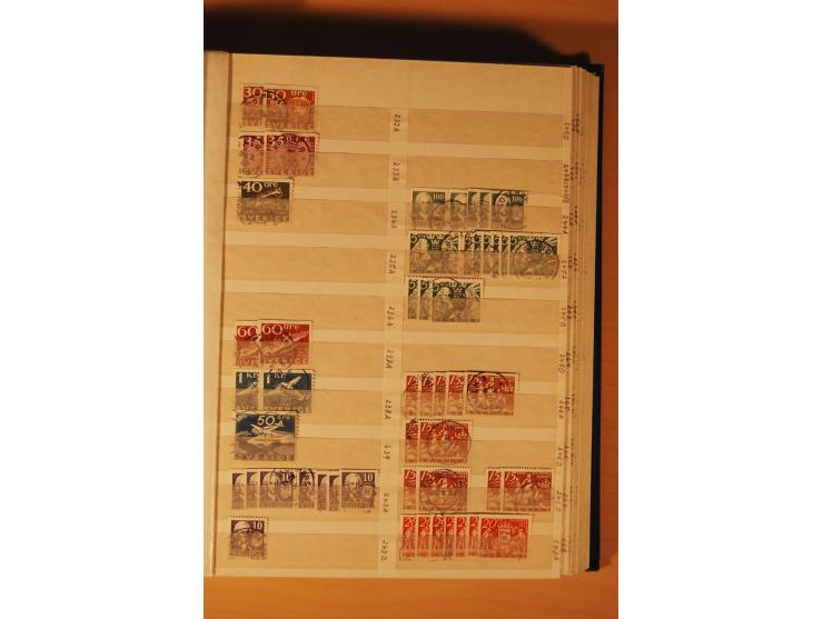 1858/1976, postfrischer und gestempelter Doublettenposten, überwiegend nach 1945, in 3 Einsteckbüchern