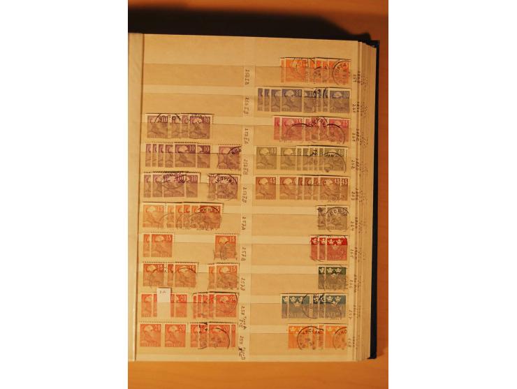 1858/1976, postfrischer und gestempelter Doublettenposten, überwiegend nach 1945, in 3 Einsteckbüchern