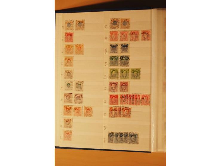 1858/1976, postfrischer und gestempelter Doublettenposten, überwiegend nach 1945, in 3 Einsteckbüchern