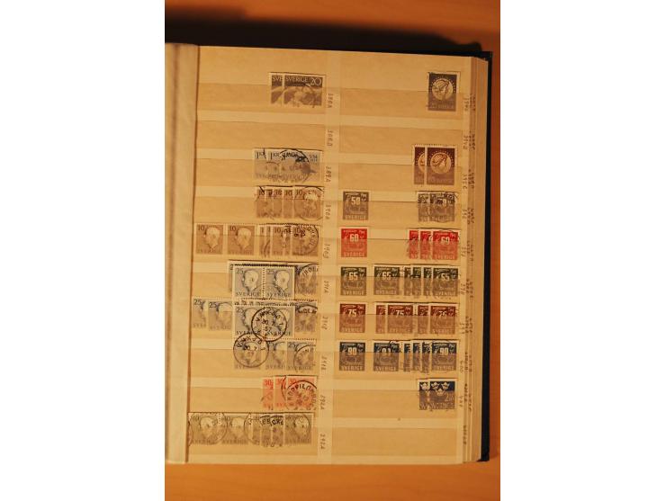 1858/1976, postfrischer und gestempelter Doublettenposten, überwiegend nach 1945, in 3 Einsteckbüchern