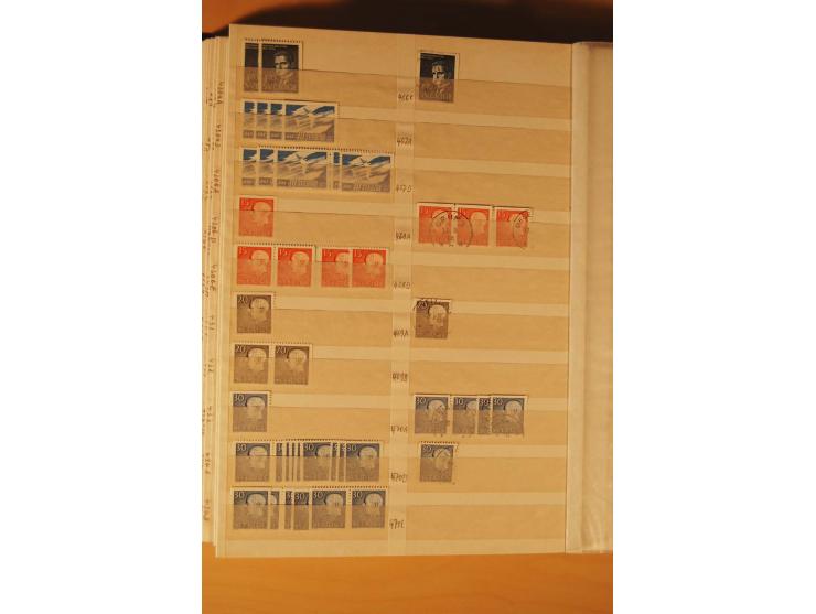 1858/1976, postfrischer und gestempelter Doublettenposten, überwiegend nach 1945, in 3 Einsteckbüchern