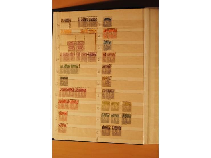 1858/1976, postfrischer und gestempelter Doublettenposten, überwiegend nach 1945, in 3 Einsteckbüchern