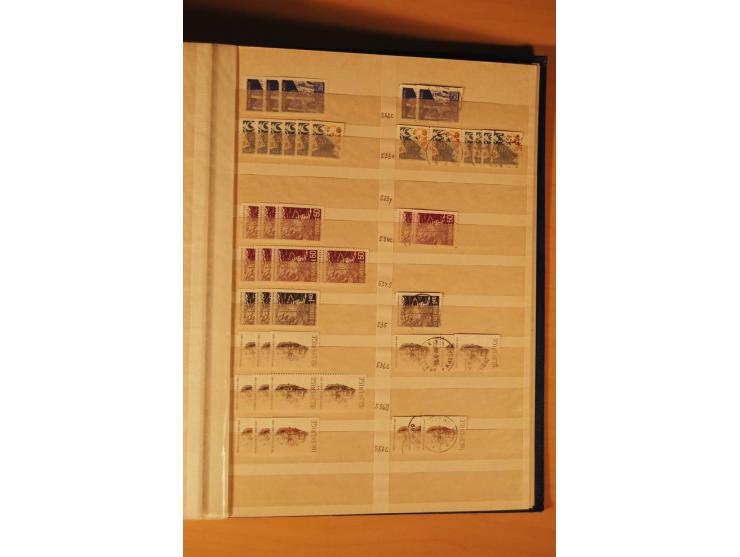 1858/1976, postfrischer und gestempelter Doublettenposten, überwiegend nach 1945, in 3 Einsteckbüchern