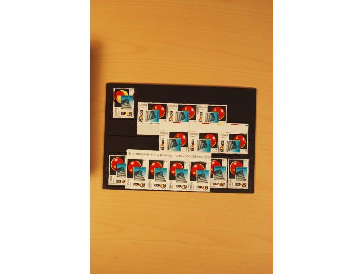 1985/98, postfrische Partie von einigen hundert Abarten, dabei un- und teilgezähnte Werte, fehlende Farben, Verzähnungen etc.