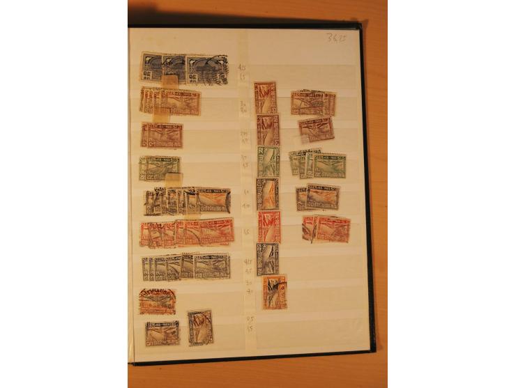 1883/1992, postfrische, ungebrauchte und gestempelte Partie mit Blocks und Doubletten in 2 Einsteckbüchern