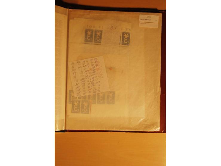 1956/92, riesiger postfrischer Bestand, dabei kpl. Jahrgänge, Bogen und Bogenteile, Kleinbogen, Blocks, Markenheftchen etc. (