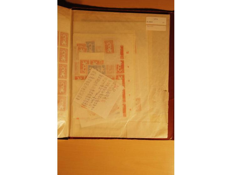 1956/92, riesiger postfrischer Bestand, dabei kpl. Jahrgänge, Bogen und Bogenteile, Kleinbogen, Blocks, Markenheftchen etc. (