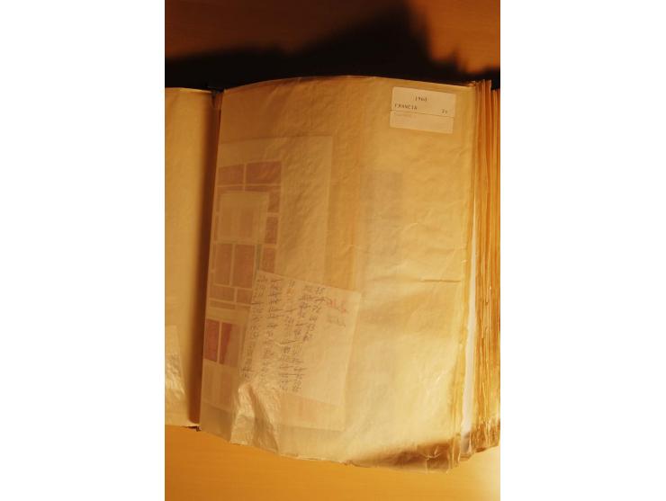 1956/92, riesiger postfrischer Bestand, dabei kpl. Jahrgänge, Bogen und Bogenteile, Kleinbogen, Blocks, Markenheftchen etc. (