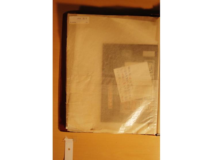 1956/92, riesiger postfrischer Bestand, dabei kpl. Jahrgänge, Bogen und Bogenteile, Kleinbogen, Blocks, Markenheftchen etc. (