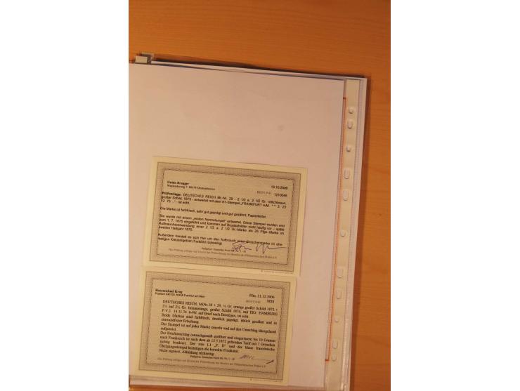 1872/75, Brustschilde-Spezialsammlung: auf 128 Blättern ausstellungsmäßig aufgezogen und beschriftet, dabei gute Einzelfranka