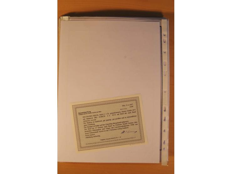 1872/75, Brustschilde-Spezialsammlung: auf 128 Blättern ausstellungsmäßig aufgezogen und beschriftet, dabei gute Einzelfranka