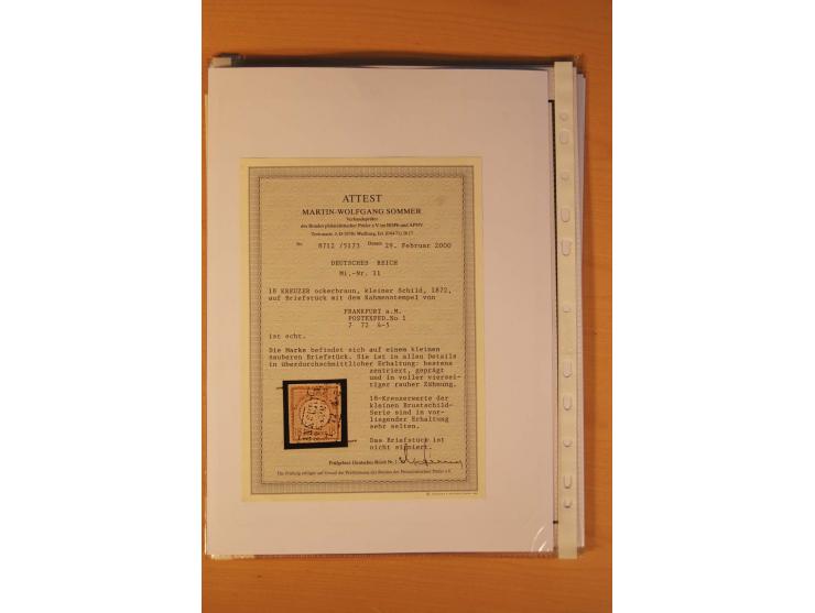 1872/75, Brustschilde-Spezialsammlung: auf 128 Blättern ausstellungsmäßig aufgezogen und beschriftet, dabei gute Einzelfranka