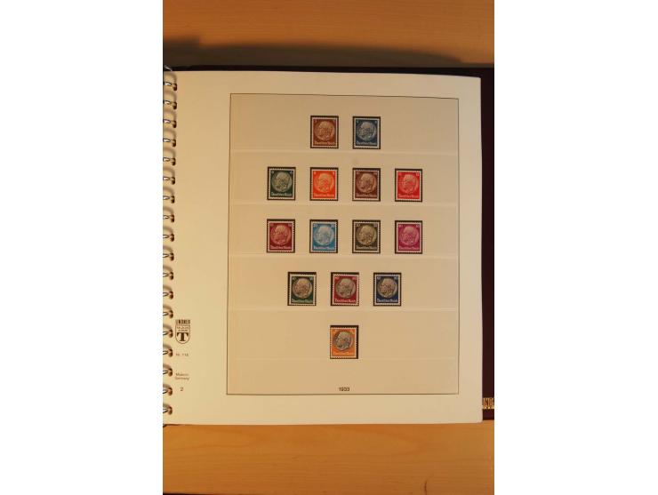 1923/45, postfrische kpl. Sammlung incl. Dienst, nur wenige Werte ungebraucht oder mit kleinen Gummimängeln,etliche sign. und