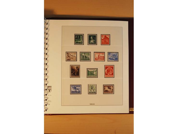 1923/45, postfrische kpl. Sammlung incl. Dienst, nur wenige Werte ungebraucht oder mit kleinen Gummimängeln,etliche sign. und