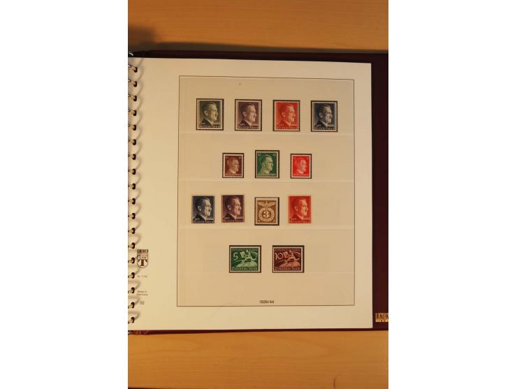 1923/45, postfrische kpl. Sammlung incl. Dienst, nur wenige Werte ungebraucht oder mit kleinen Gummimängeln,etliche sign. und