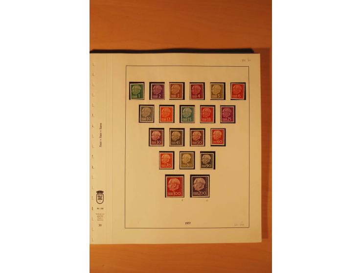 1947/59, ungebrauchte/postfrische und gestempelte Sammlung mit einigen besseren und kompletten Ausgaben, Abarten und weitere 