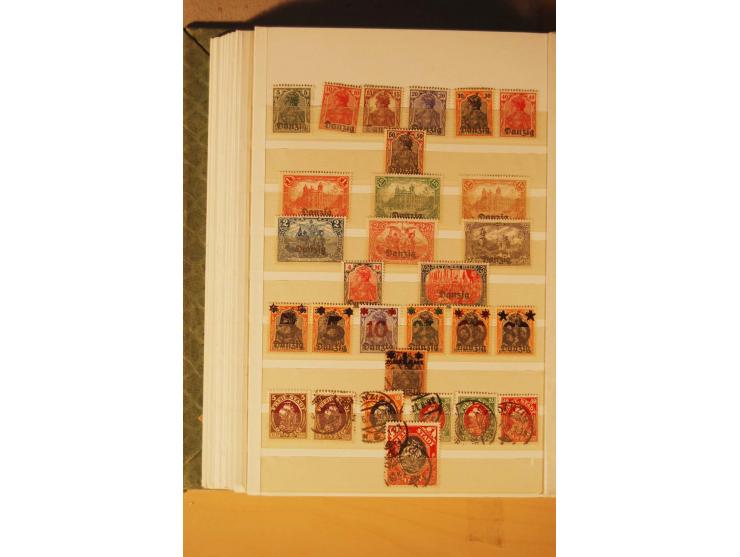 1872/1970 (ca.), postfrische, ungebrauchte und gestempelte Partie mit Sammlungen DR (u.a. Bl. 1 und 2), SBZ, DDR (dabei Marx-